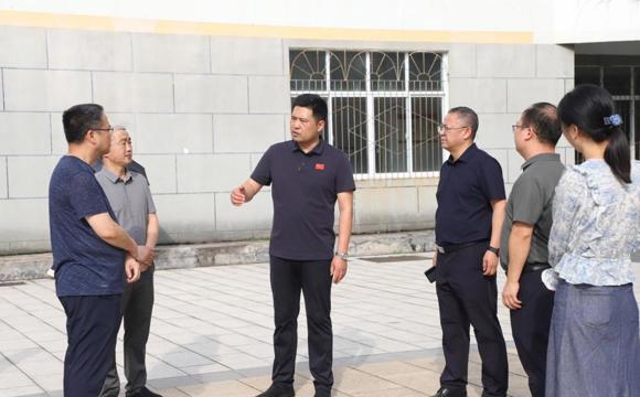 安化二中：潘文剑来校调研“三考”工作